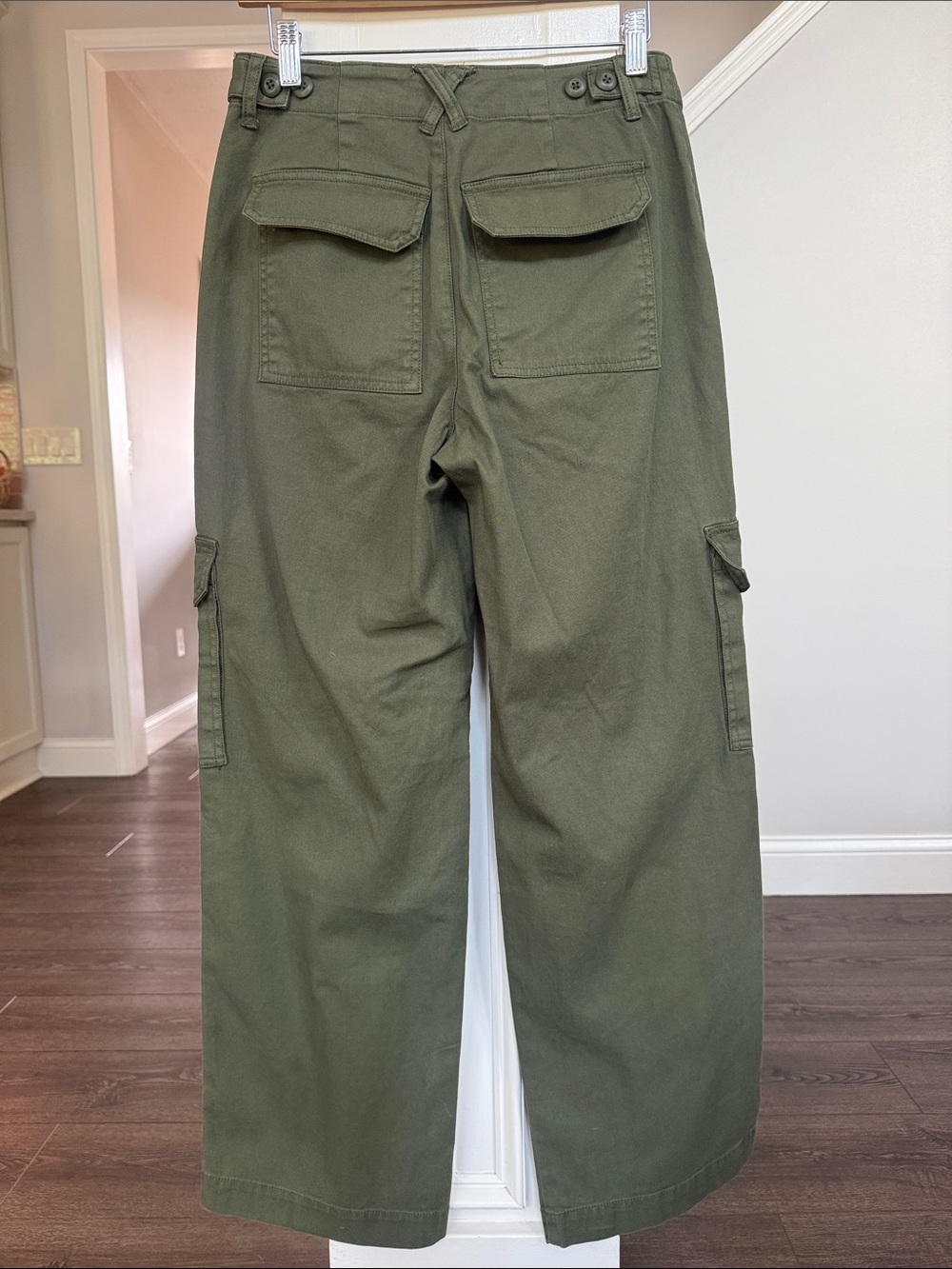 Universal Thread Olive Green High-Waist Wide Leg Cargo Pants NWOT 4 - Picture 7 of 7